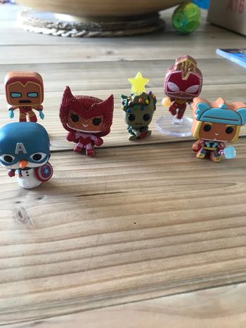 Lot 6 figurines Marvel édition spéciale Noël