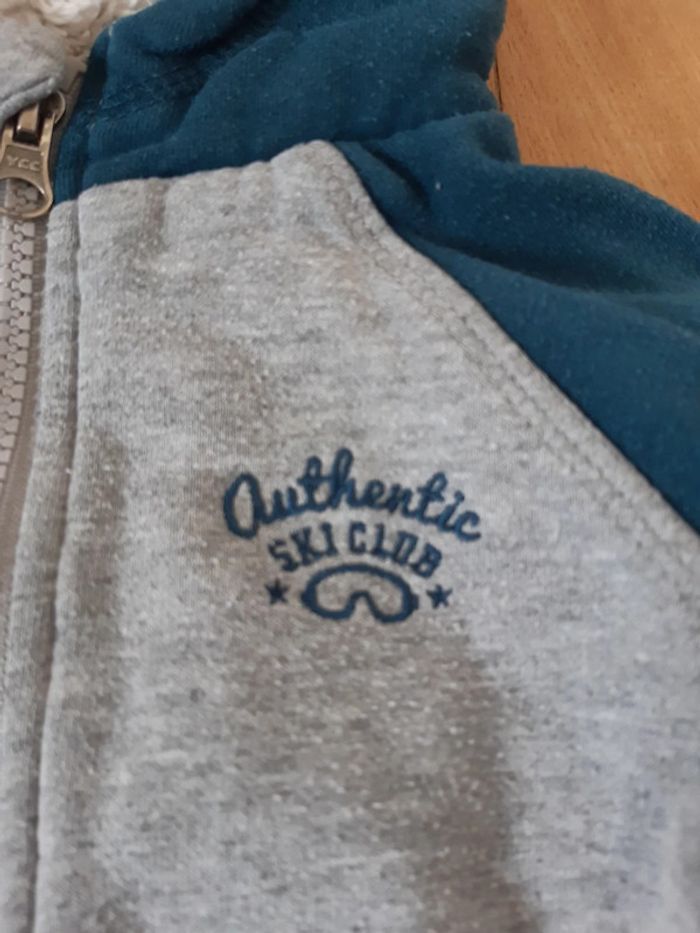 Sweat zippé à capuche Kiabi (24M) - photo numéro 2