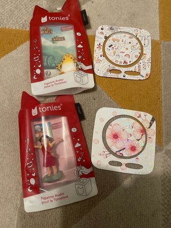 Lot de 1 stickers  et 1 figurine Maurice 