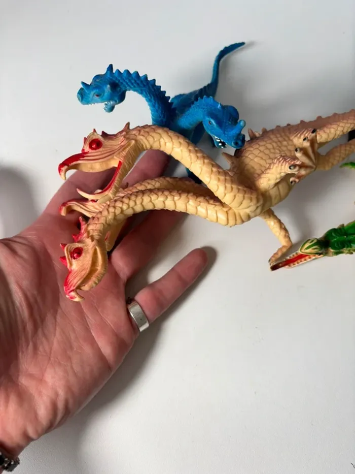 Lot de 4 figurines jouets dragons plastiques , monstres créatures - photo numéro 4