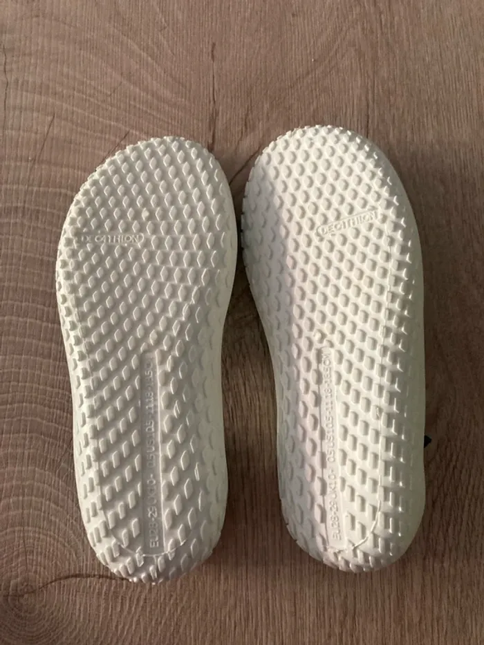 Chaussures aquatiques Décathlon - photo numéro 4