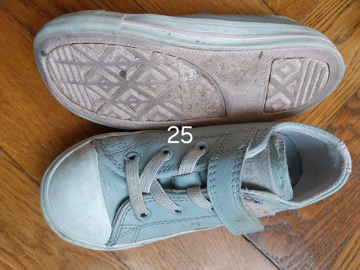 Lot de deux paires de baskets taille 25 - photo numéro 4