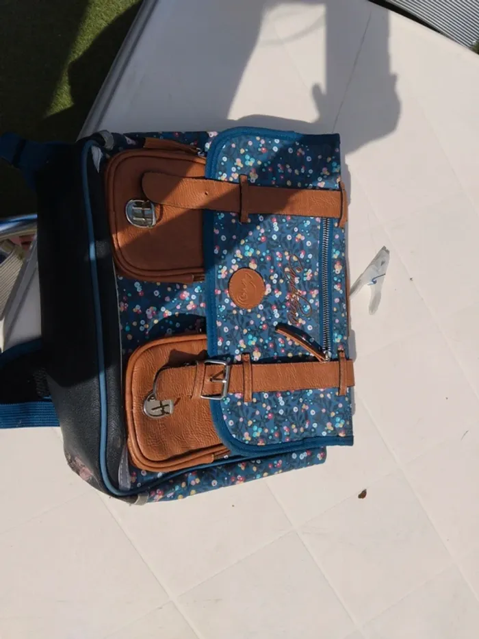 Cartable fleuri - photo numéro 3