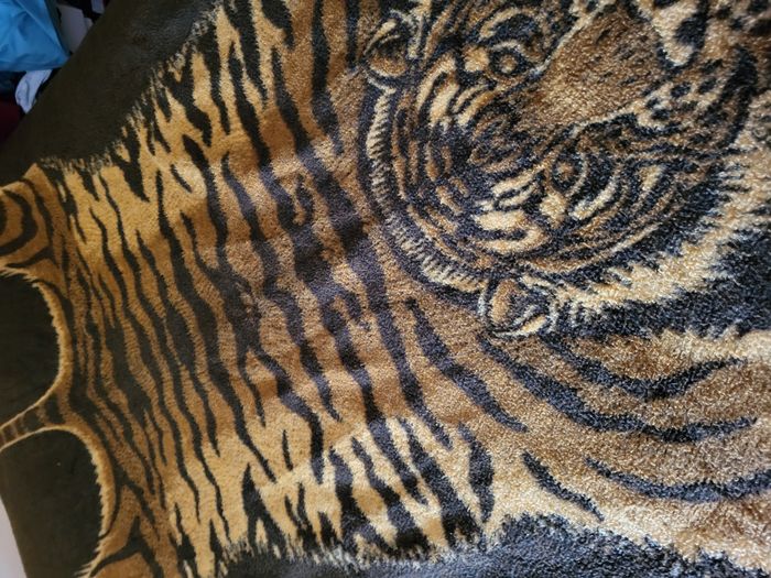 couvre lit , tigre , couverture fausse fourrure 180 x 200 - photo numéro 2