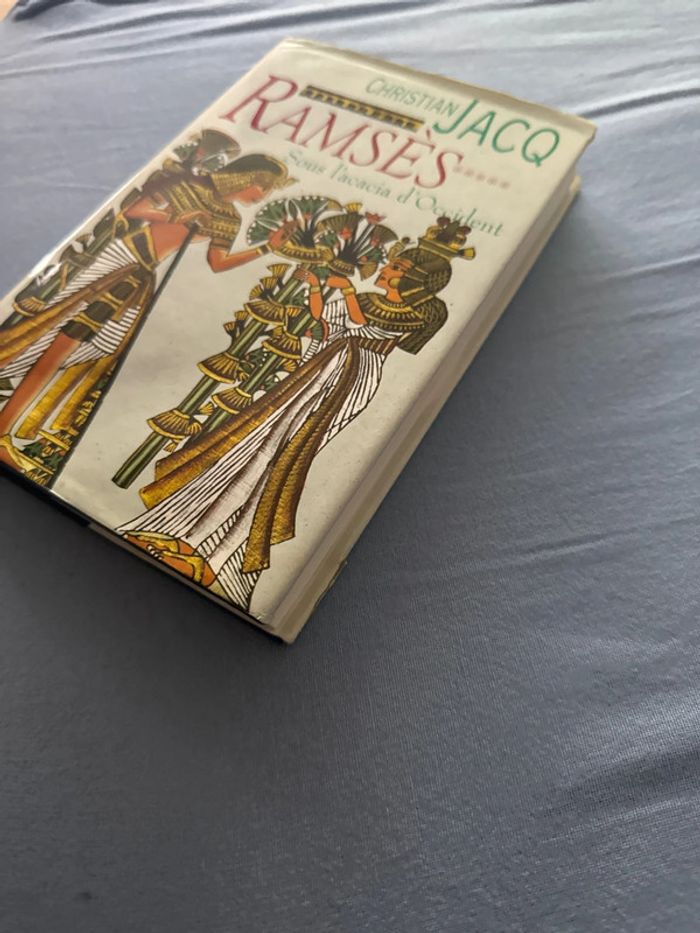Livre Ramsès - sous l’acasia d’occident - Christian Jacq - photo numéro 2