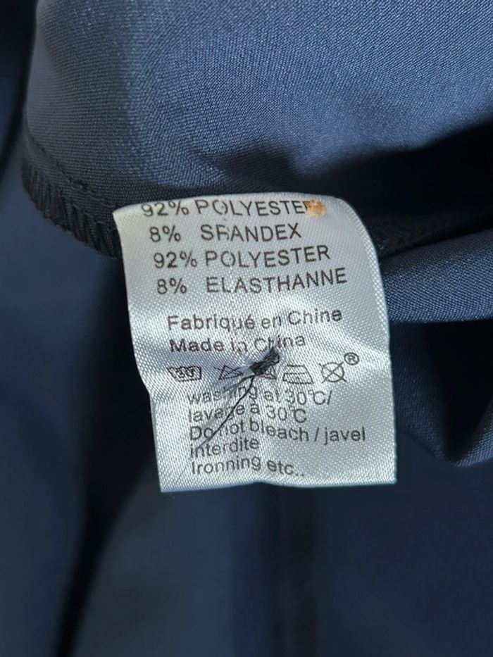 Robe bleue marine neuve avec dentelle Betty London taille L - photo numéro 16