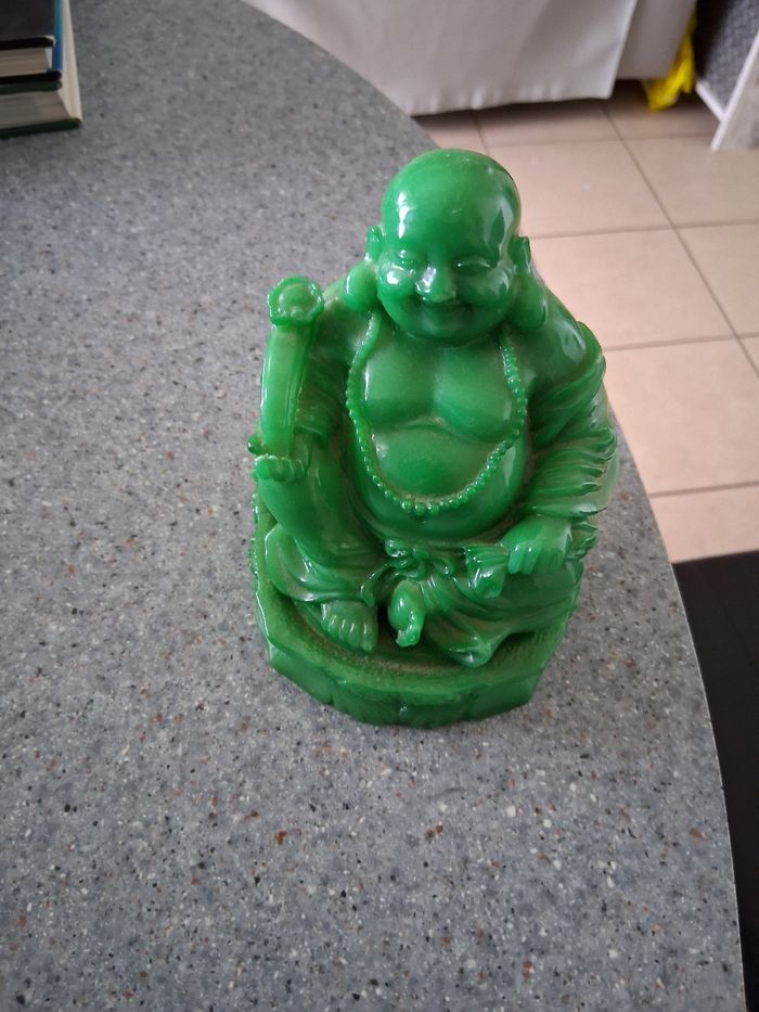 Bouddha " rieurs " vert en résine