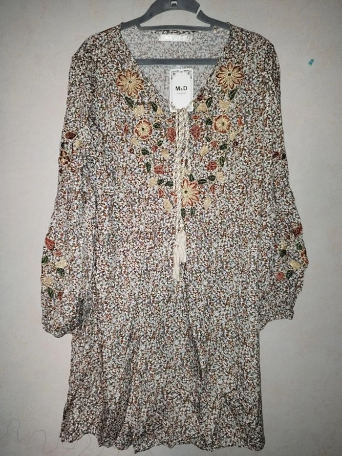 Robe brodée - photo numéro 3