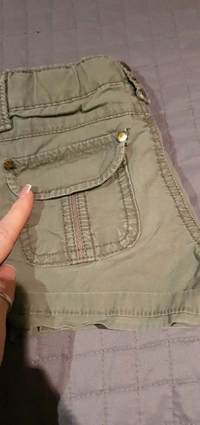 Short kaki - photo numéro 3