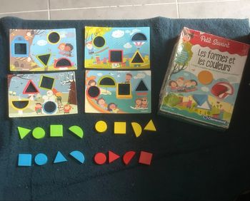 Jeux éducatifs les formes et les couleurs enfant 
