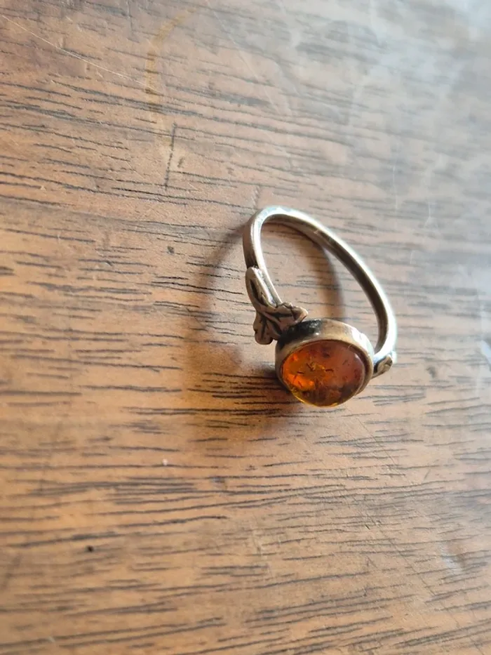 Bague en argent et ambre - photo numéro 2