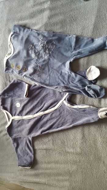 Lot 2 pyjamas 9 mois