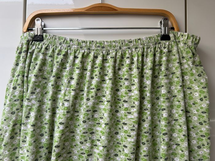 Jupe verte à fleurs Blancheporte - Taille 54 - photo numéro 2