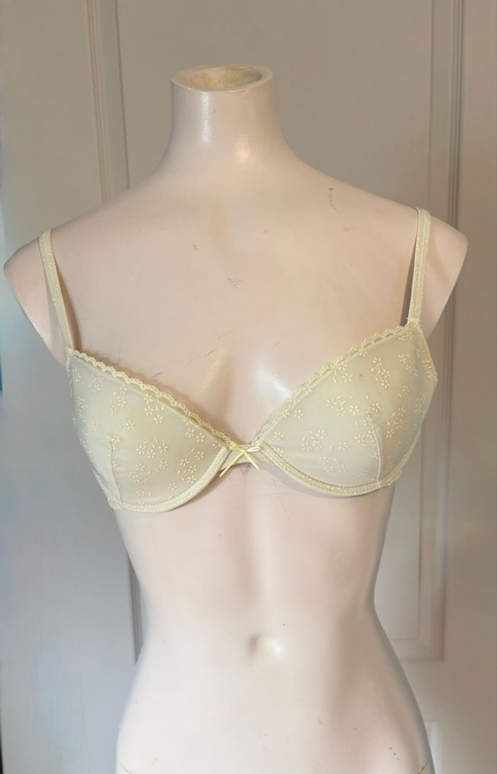 🌸 Soutien-gorge jaune pastel 90B – Armatures & Rembourrage – TBE