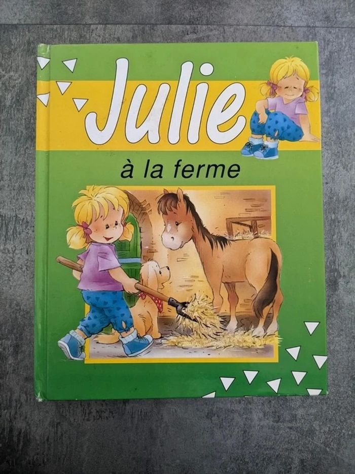 Livre " Julie à la ferme "
