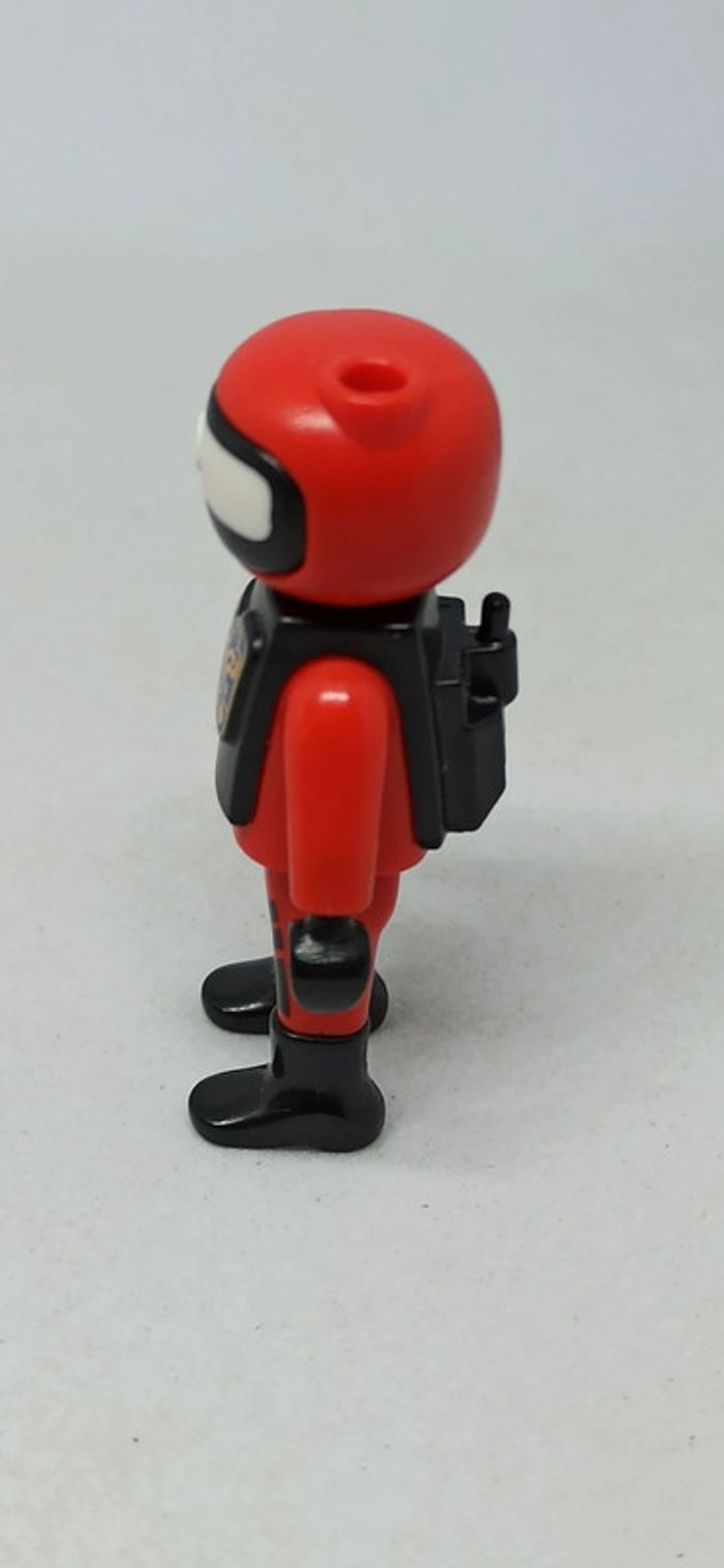 Petit alien extraterrestre rouge et noir playmobil - photo numéro 2