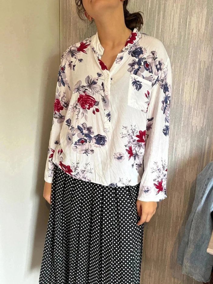Blouse fleurie taille 44•