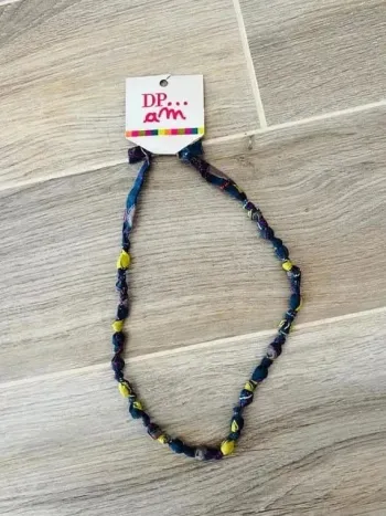 Bijoux collier en tissus fille neuf avec étiquette