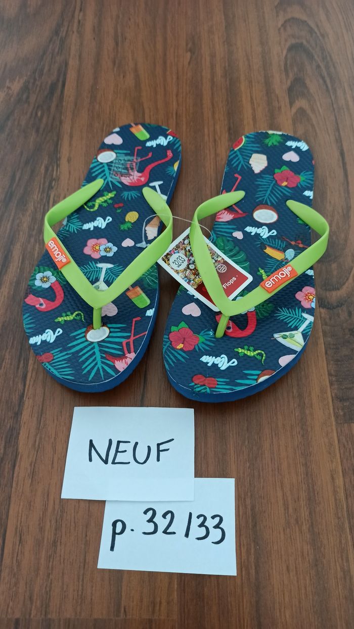 Tongs garçon 32 33 neuves