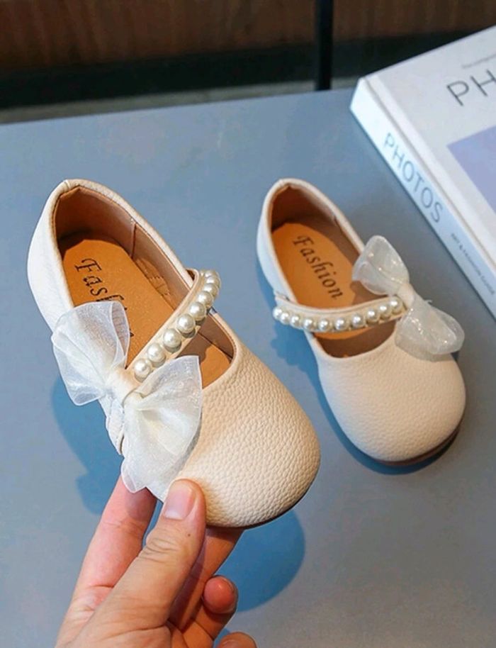 Sandales petite fille taille 30