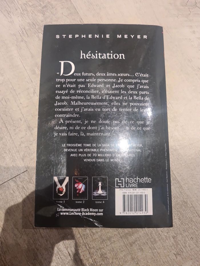 Hésitation- Saga Twilight - photo numéro 2