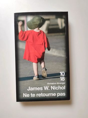Livre ne te retourne pas de James Nichol