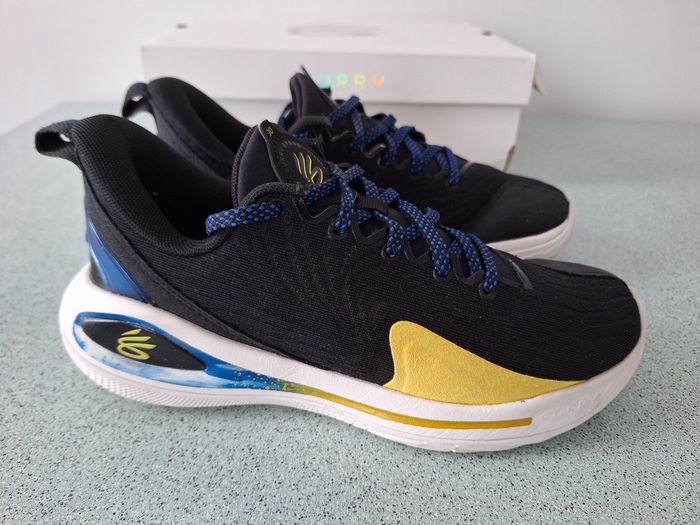 Baskets 38.5 Under Armour Curry 12 Dub. - photo numéro 2