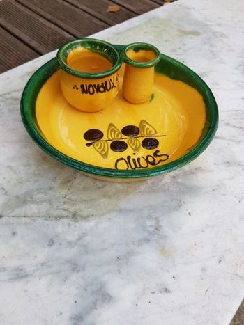 Assiette à olive provençale