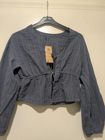 Jolie blouse Kiabi gris/bleu. Taille 36