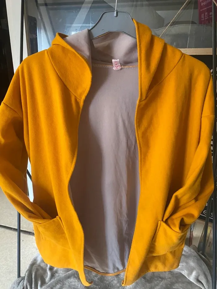 Gilet capuche jaune moutarde - photo numéro 2