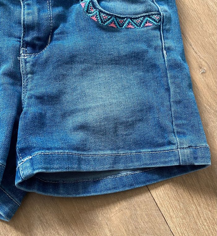 Short en Jean impeccable - photo numéro 4