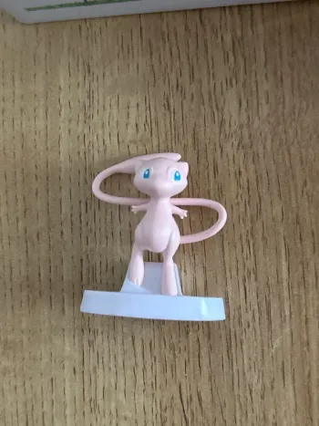 Figurine Pokémon mew