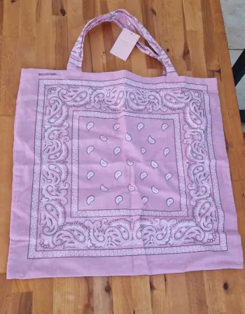 Sac en tissus Saison Nandi motif bandanas rose  neuf