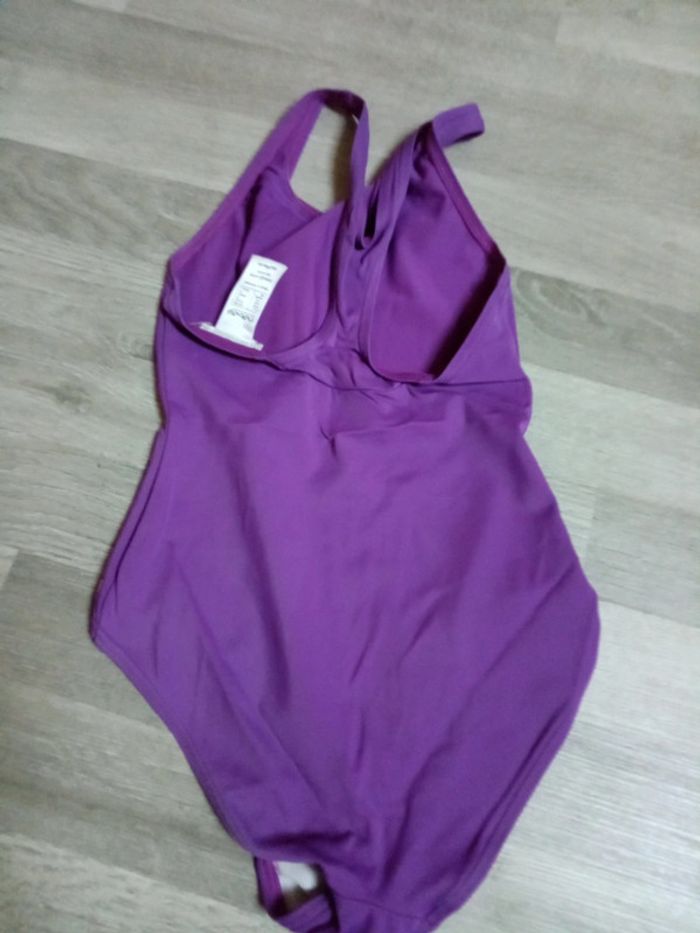 Maillot de bain fille une pièce 10 ans marque nabaiji très bon état - photo numéro 2