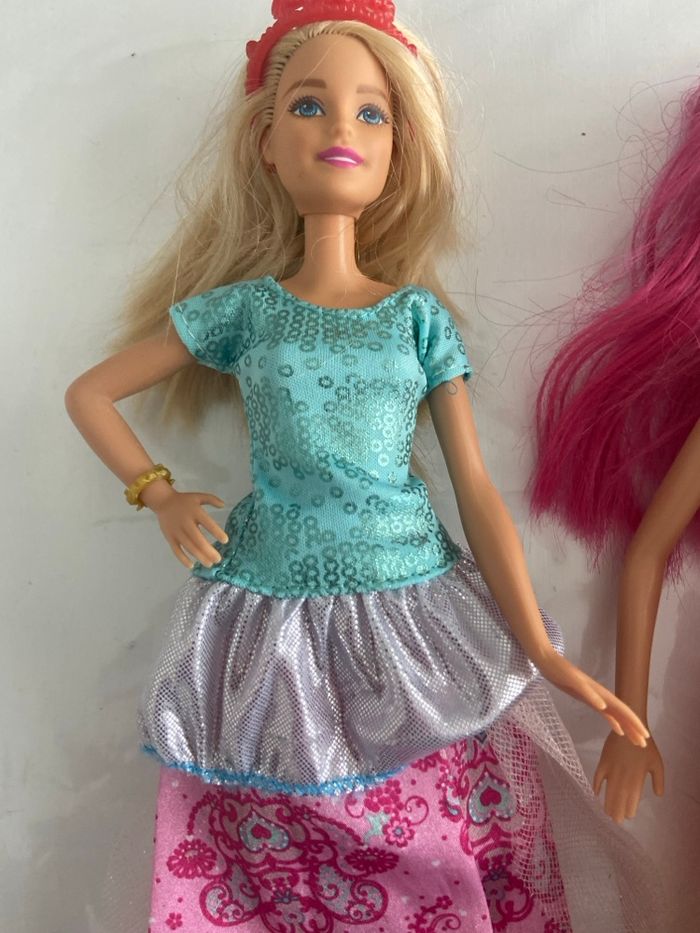 Lot de 3 poupées Barbie Mattel – dont Barbie Arc-en-Ciel lumineuse - photo numéro 3