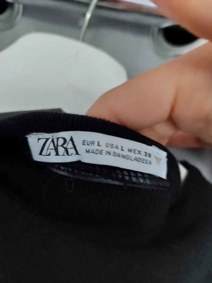 Top noir col cheminé Zara – Taille L – très bon état - photo numéro 2