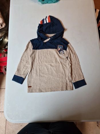 Tee-shirt à capuche