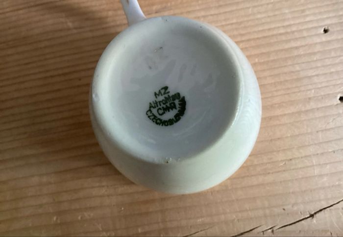Tasse porcelaine blanche ancienne - photo numéro 4