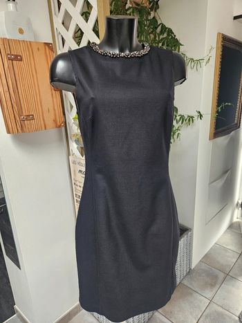 H&M robe noir col bijoux taille 40