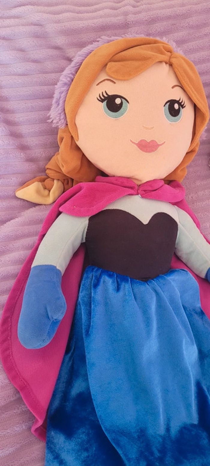Superbe peluche grand format Anna la  reine des neiges environ 50 cm Disney - photo numéro 5