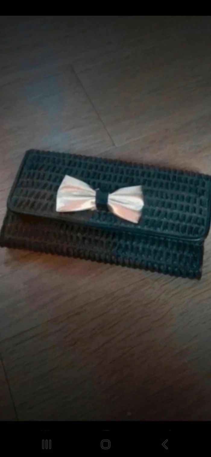 Portefeuille / pochette Cache cache đź‘»