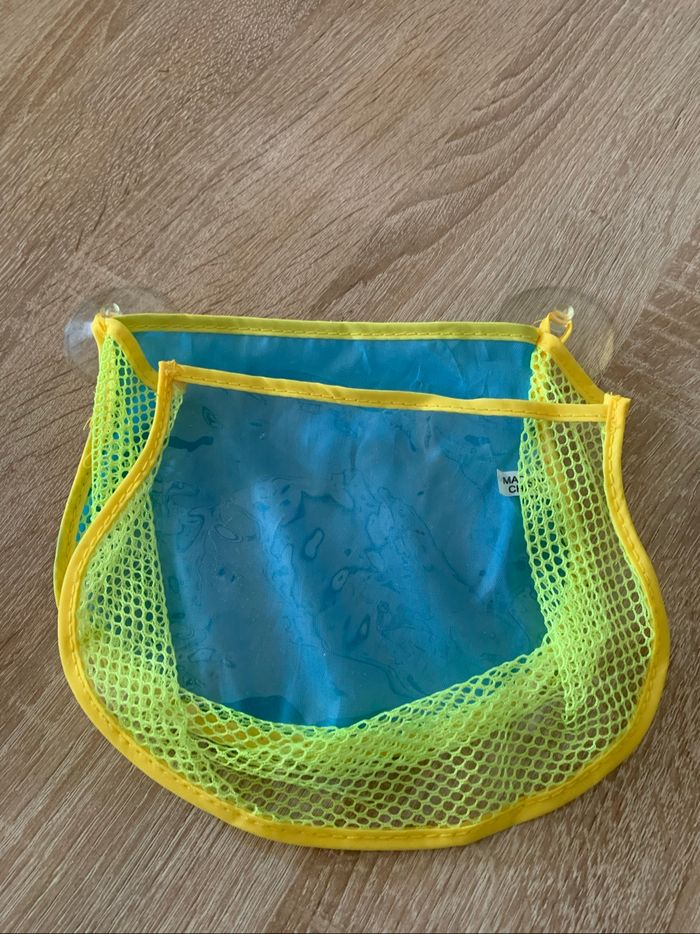 Lot de 4 jouets de bain + 1 livre + 1 filet de rangement à ventouses - photo numéro 4