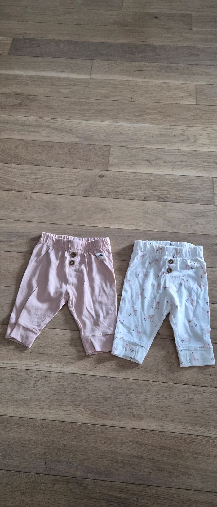 Lot de 2 pantalons sarouels   1M