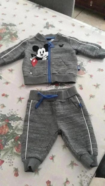 Ensemble Mickey Mouse de Disney Marque Primark Taille 3 mois: 62 cm