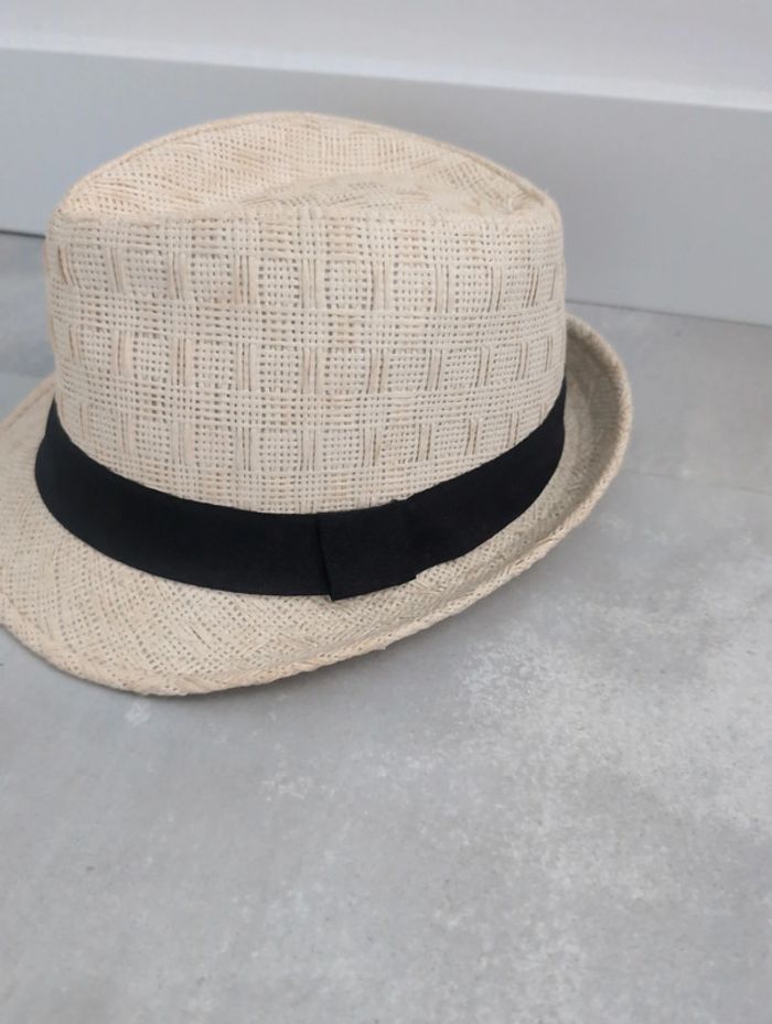 Chapeau beige ruban noir - photo numéro 2