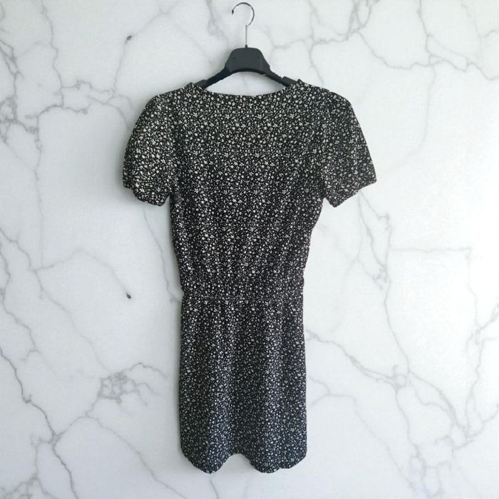 Robe portefeuille noire à fleurs | Kiabi | XS - photo numéro 2