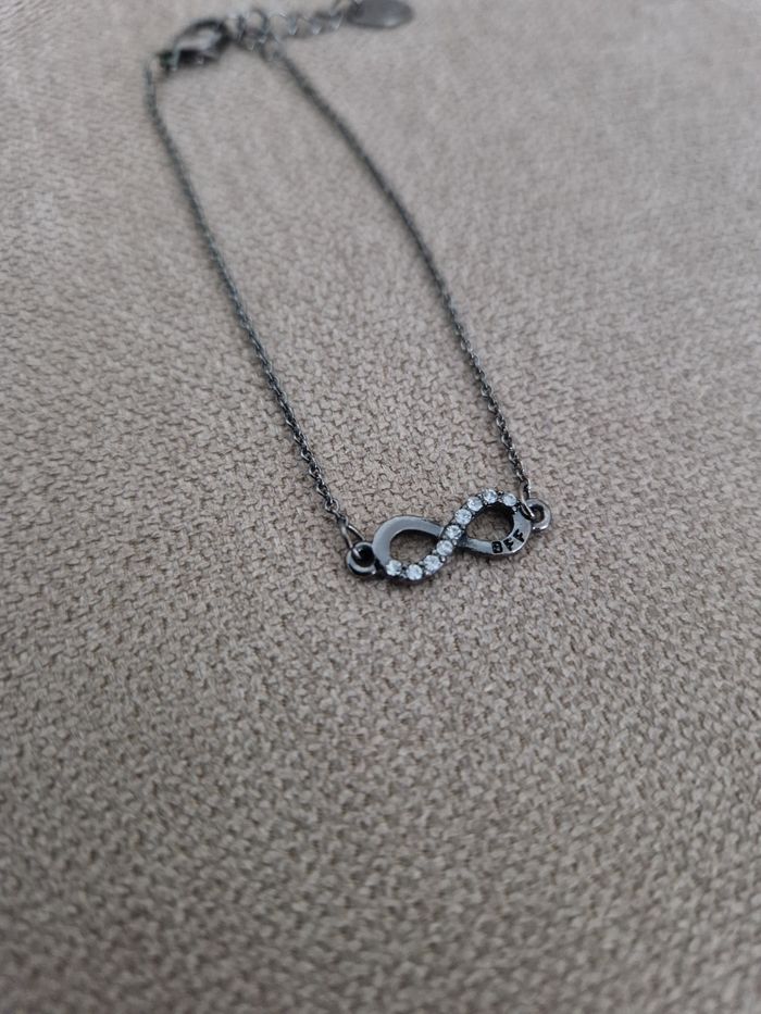 Bracelet signe infini gris foncé argenté Claire's - photo numéro 3