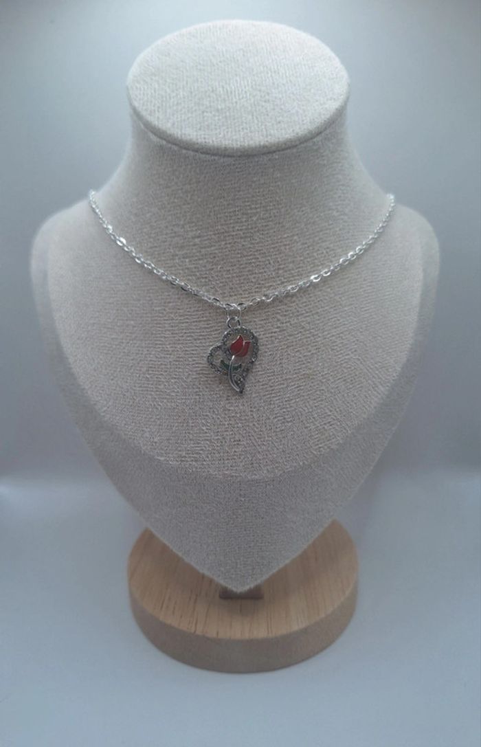 Collier coeur, rose rouge