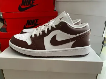 Air Jordan 1 low wmns white bronze very rare