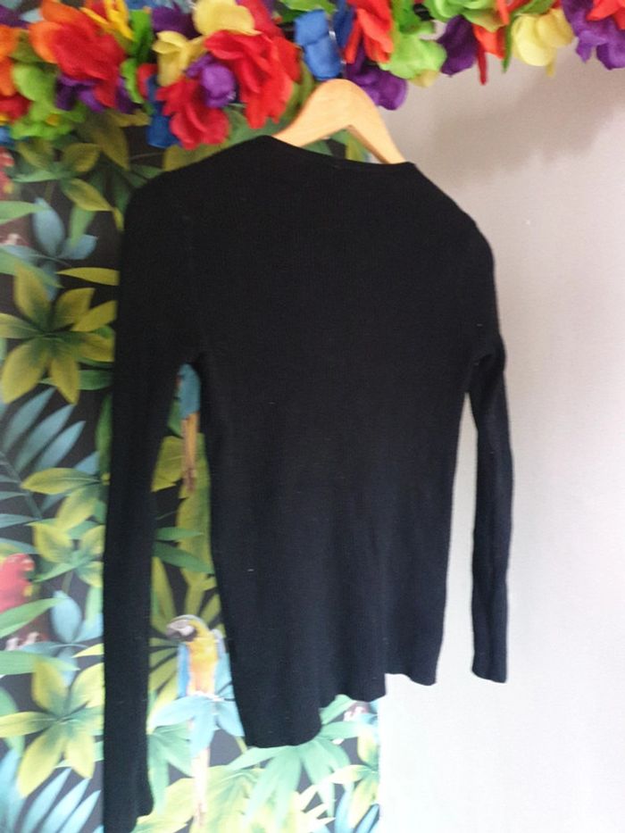 Pull moulant boutons strass - photo numéro 4